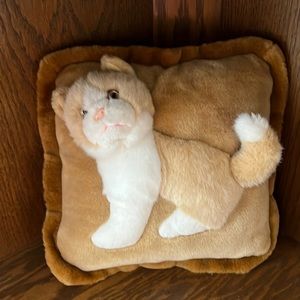 Vintage JAAG Plush 3-D Kitty Stuffed Pillow. Tan/Cream